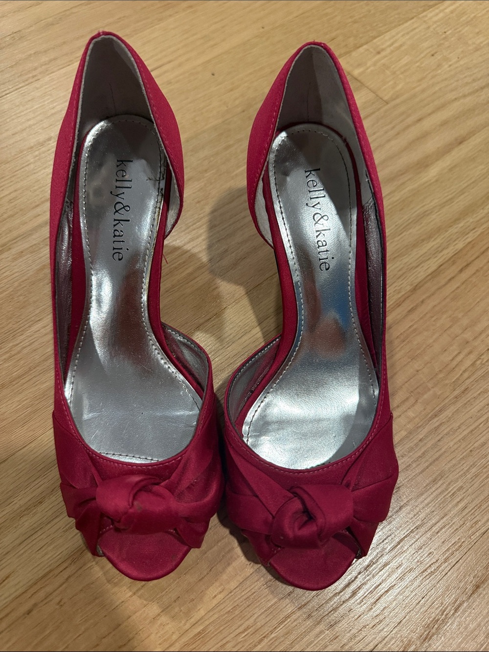 Kelly & Katie Raspberry Red Open-Toe Knotted Heels size 5 1/2